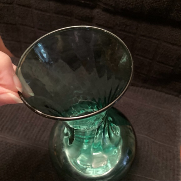 Vintage Hand Blown Green Glass Flower Vase with Swirl Pattern - Picture 10 of 15